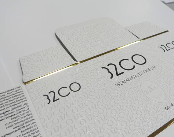 Цялостно и частично УВ лакиране